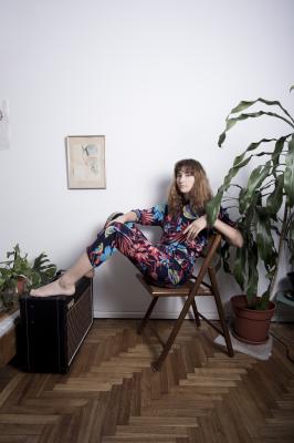 Entrevista: Violeta Castillo /  El pop es, o se hace